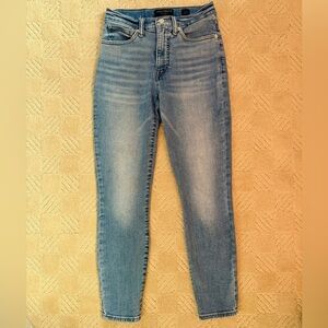 Lucky Brand High Rise Crop - Bridgette - Light Blue Jeans